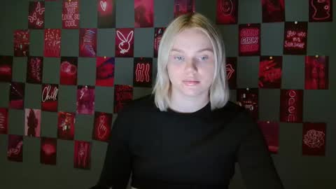 Snapshot of leyla_le chatting on 15, 9, 2025 Leyla online show from 15, 9, 2025