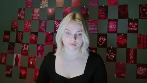 Snapshot of leyla_le chatting on 21, 9, 2025 Leyla online show from 21, 9, 2025