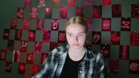 Snapshot of leyla_le chatting on 22, 9, 2025 Leyla online show from 22, 9, 2025