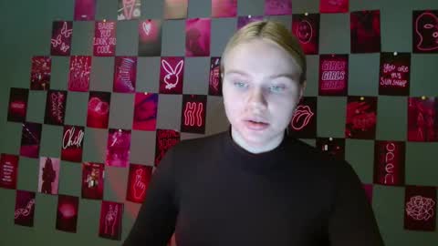 Snapshot of leyla_le chatting on 29, 9, 2025 Leyla online show from 29, 9, 2025