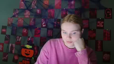 Snapshot of leyla_le chatting on 25, 10, 2025 Leyla online show from 25, 10, 2025