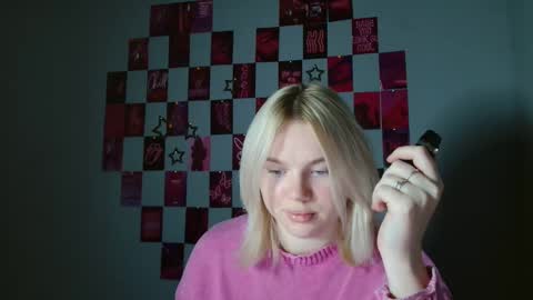 Snapshot of leyla_le chatting on 13, 11, 2025 Leyla online show from 13, 11, 2025