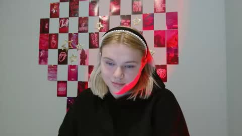 Snapshot of leyla_le chatting on 27, 11, 2025 Leyla online show from 27, 11, 2025