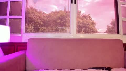 LEZY online show from 10, 9, 2025