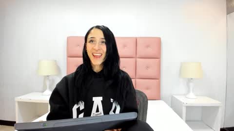 lhiamfitt online show from 31, 12, 2024