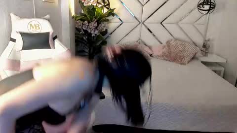 Lia  online show from 18, 4, 2026