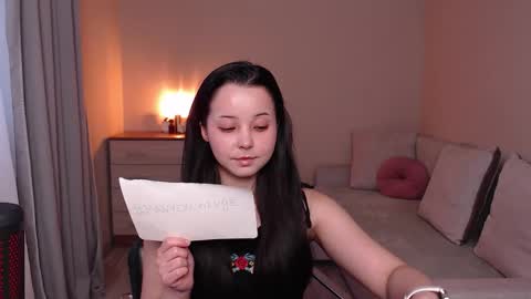 Snapshot of lia_hetty chatting on 2, 12, 2025 L I A online show from 2, 12, 2025