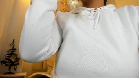 Snapshot of lia_mariana chatting on 13, 12, 2025 lia_mariana online show from 13, 12, 2025