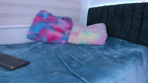 Snapshot of lia_queen610 chatting on 18, 1, 2025 Little Queen Lia online show from 18, 1, 2025