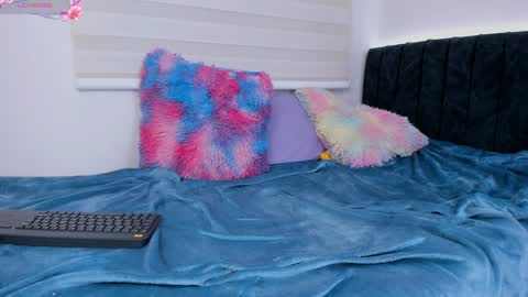 Snapshot of lia_queen610 chatting on 6, 2, 2025 Little Queen Lia online show from 6, 2, 2025