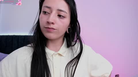 Snapshot of lia_queen610 chatting on 7, 2, 2025 Little Queen Lia online show from 7, 2, 2025