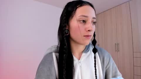 Snapshot of lia_queen610 chatting on 5, 3, 2025 Little Queen Lia online show from 5, 3, 2025