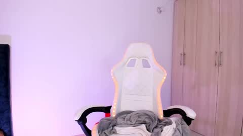 Snapshot of lia_queen610 chatting on 5, 3, 2025 Little Queen Lia online show from 5, 3, 2025