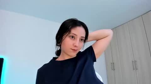 Snapshot of lia_queen610 chatting on 7, 3, 2025 Little Queen Lia online show from 7, 3, 2025