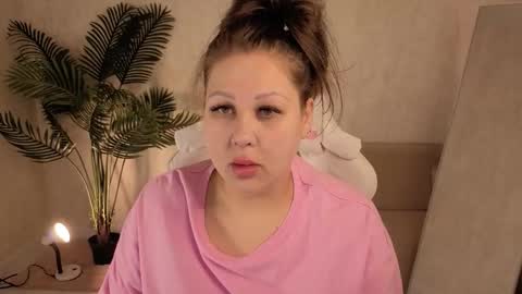 Snapshot of lia_rozaly chatting on 1, 11, 2025 lia_rozaly online show from 1, 11, 2025