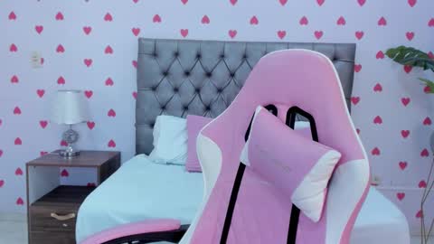 Lia  online show from 17, 1, 2025