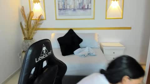 Lia  online show from 23, 12, 2025