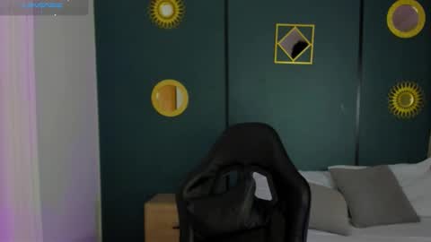 Lia  online show from 7, 3, 2026