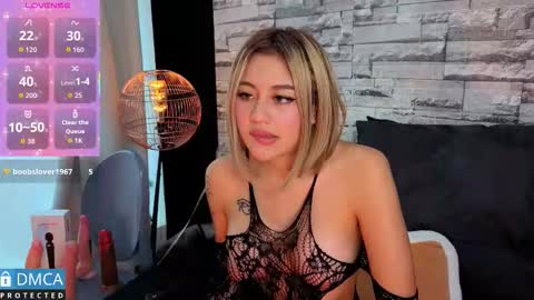 Snapshot of lia_summer1 chatting on 26, 11, 2025 lia summer1 online show from 26, 11, 2025