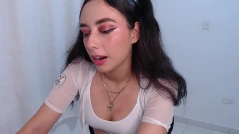 Snapshot of liaa_cute_ chatting on 18, 5, 2026 lia online show from 18, 5, 2026