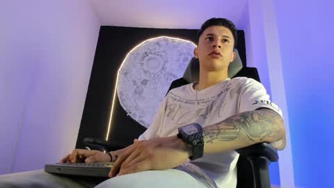 Liam Smith online show from 3, 11, 2025