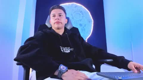 Liam Smith online show from 14, 11, 2025