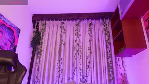 Snapshot of liaflowers chatting on 4, 2, 2026 Lia online show from 4, 2, 2026