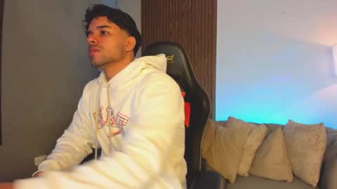 Liam Collins online show from 25, 2, 2026