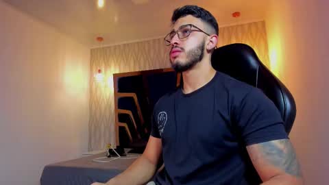 Snapshot of liam_kleiin chatting on 5, 3, 2026 LIAM KLEIN online show from 5, 3, 2026