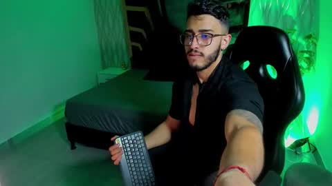 Snapshot of liam_kleiin chatting on 6, 3, 2026 LIAM KLEIN online show from 6, 3, 2026