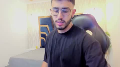 Snapshot of liam_kleiin chatting on 18, 3, 2026 LIAM KLEIN online show from 18, 3, 2026