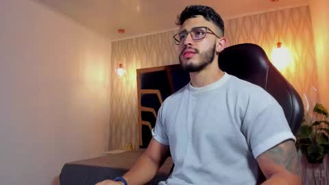 Snapshot of liam_kleiin chatting on 19, 3, 2026 LIAM KLEIN online show from 19, 3, 2026