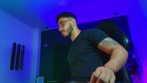 Snapshot of liam_kleiin chatting on 2, 4, 2026 LIAM KLEIN online show from 2, 4, 2026