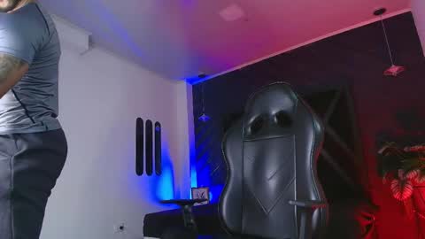 Snapshot of liam_kleiin chatting on 6, 4, 2026 LIAM KLEIN online show from 6, 4, 2026