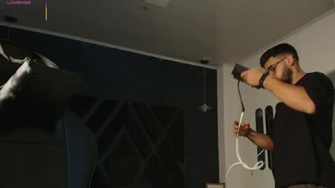 Snapshot of liam_kleiin chatting on 9, 4, 2026 LIAM KLEIN online show from 9, 4, 2026