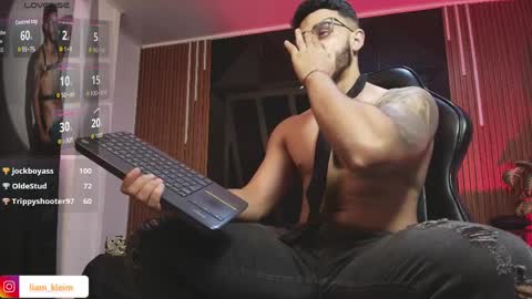 Snapshot of liam_kleiin chatting on 10, 4, 2026 LIAM KLEIN online show from 10, 4, 2026