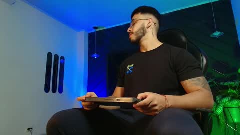 Snapshot of liam_kleiin chatting on 11, 4, 2026 LIAM KLEIN online show from 11, 4, 2026