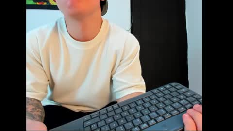 Snapshot of liam_saint chatting on 25, 6, 2026 Call me Lian online show from 25, 6, 2026