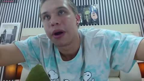 liam_york online show from 2, 12, 2025