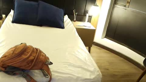 L I A M O N R O E online show from 23, 3, 2026