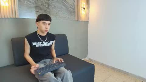 lian_cameron online show from 22, 12, 2025