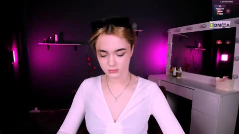Little Liana  online show from 8, 3, 2025