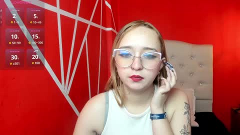 Snapshot of liaroberts1 chatting on 14, 12, 2024 Lia Roberts online show from 14, 12, 2024