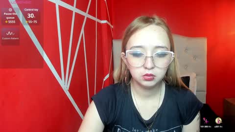 Snapshot of liaroberts1 chatting on 18, 12, 2024 Lia Roberts online show from 18, 12, 2024