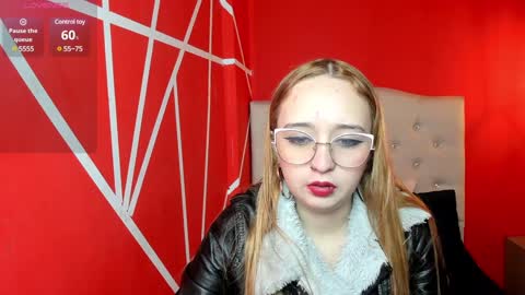 Snapshot of liaroberts1 chatting on 21, 12, 2024 Lia Roberts online show from 21, 12, 2024