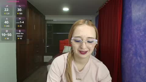 Snapshot of liaroberts1 chatting on 28, 12, 2024 Lia Roberts online show from 28, 12, 2024