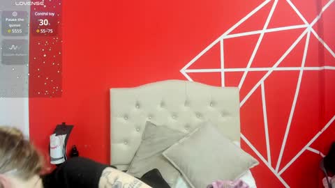 Snapshot of liaroberts1 chatting on 4, 1, 2025 Lia Roberts online show from 4, 1, 2025