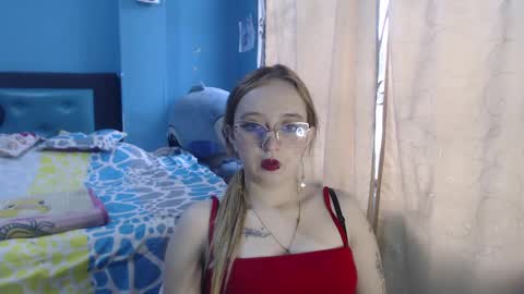 Snapshot of liaroberts1 chatting on 31, 1, 2025 Lia Roberts online show from 31, 1, 2025