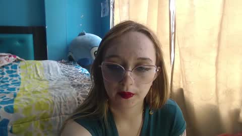 Snapshot of liaroberts1 chatting on 1, 2, 2025 Lia Roberts online show from 1, 2, 2025