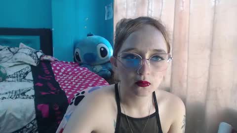 Snapshot of liaroberts1 chatting on 11, 2, 2025 Lia Roberts online show from 11, 2, 2025
